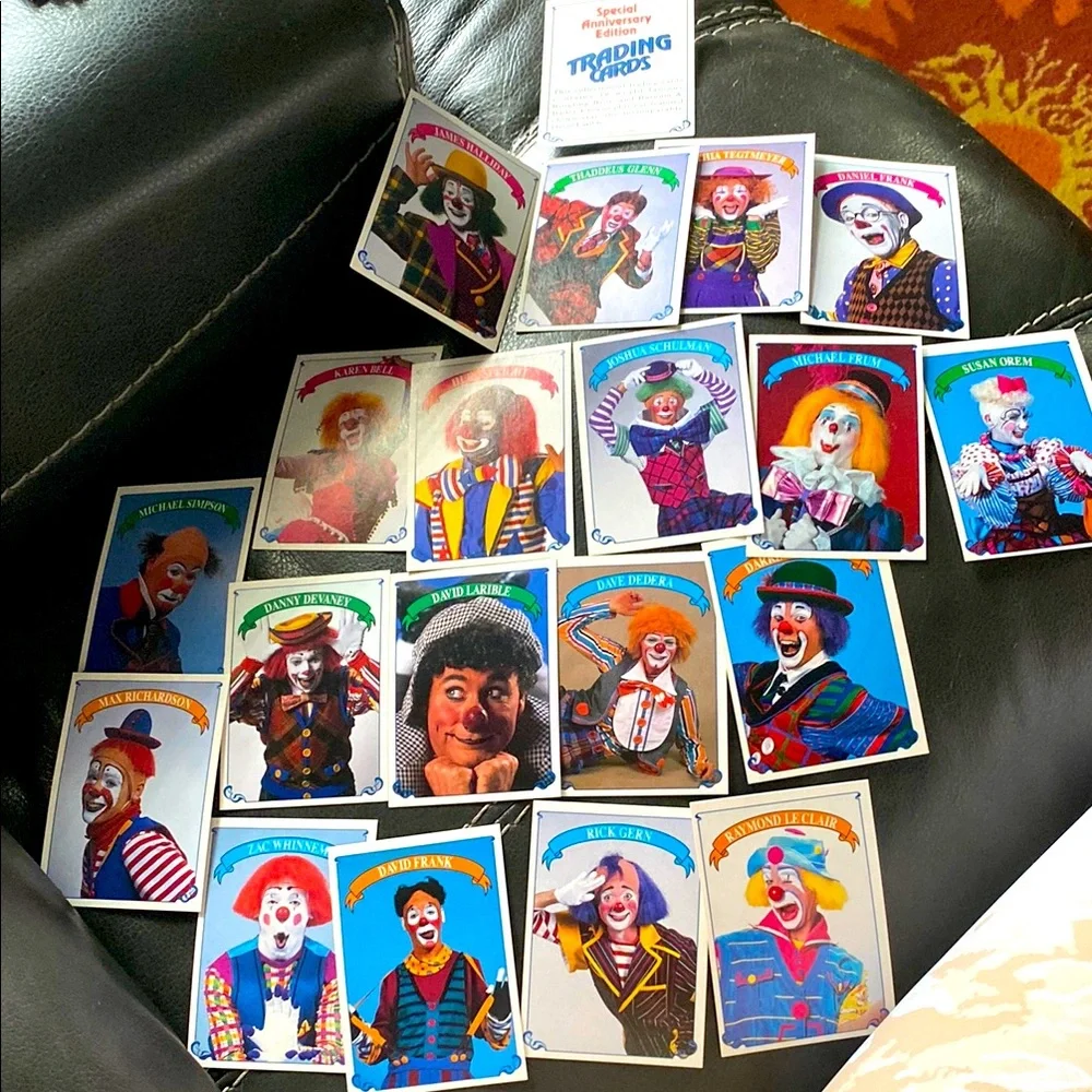 Ringling bros Barnum&Bailey cards - Picture 1 of 2